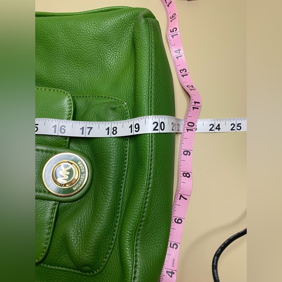 🎉HP🎉Michael Kors purse - Picture 5 of 16